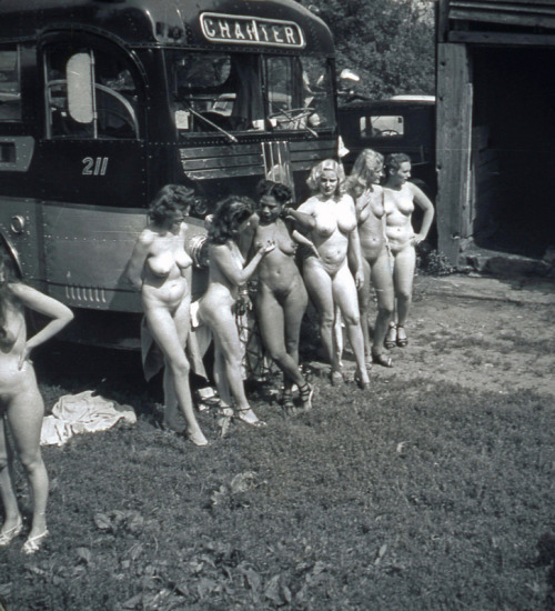 1950s Nude Models Waiting To Pose For The Members Of A New York City Camera Club. Dolores DuVaughn Is Third From The Right.
